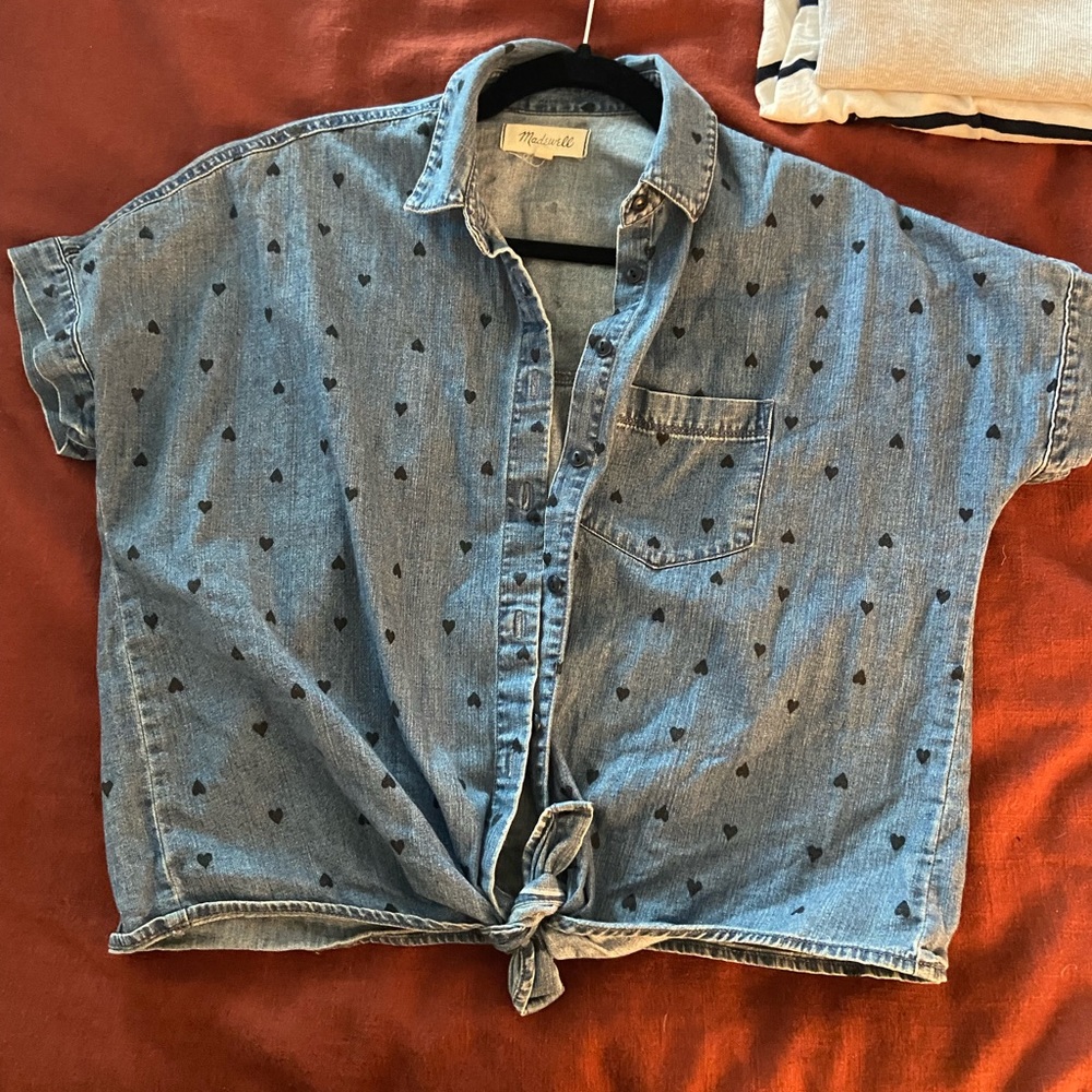 Adorable madewell chambray button down